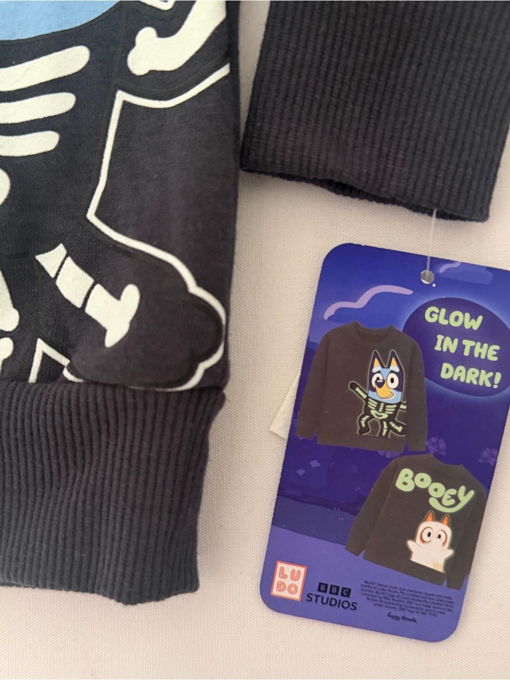 Bluey Halloween Glow In The Dark Sweatshirt Toddler 2T NWT - Picture 3 of 9